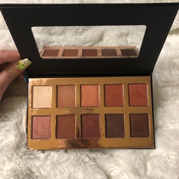 Crown Pro Eyeshadow Palette - Picture 2 of 4